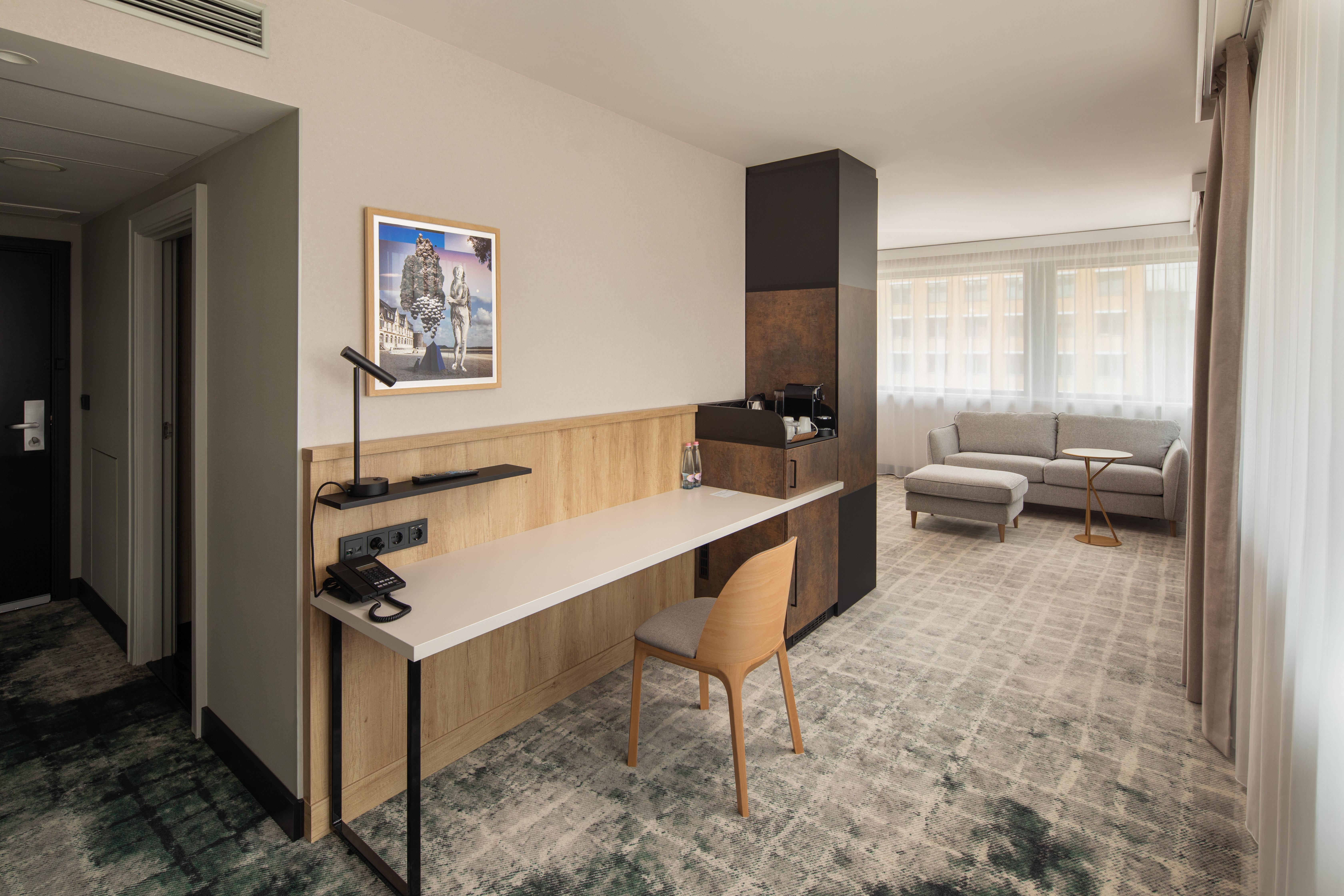 Crowne Plaza By Ihg Hotel 4*