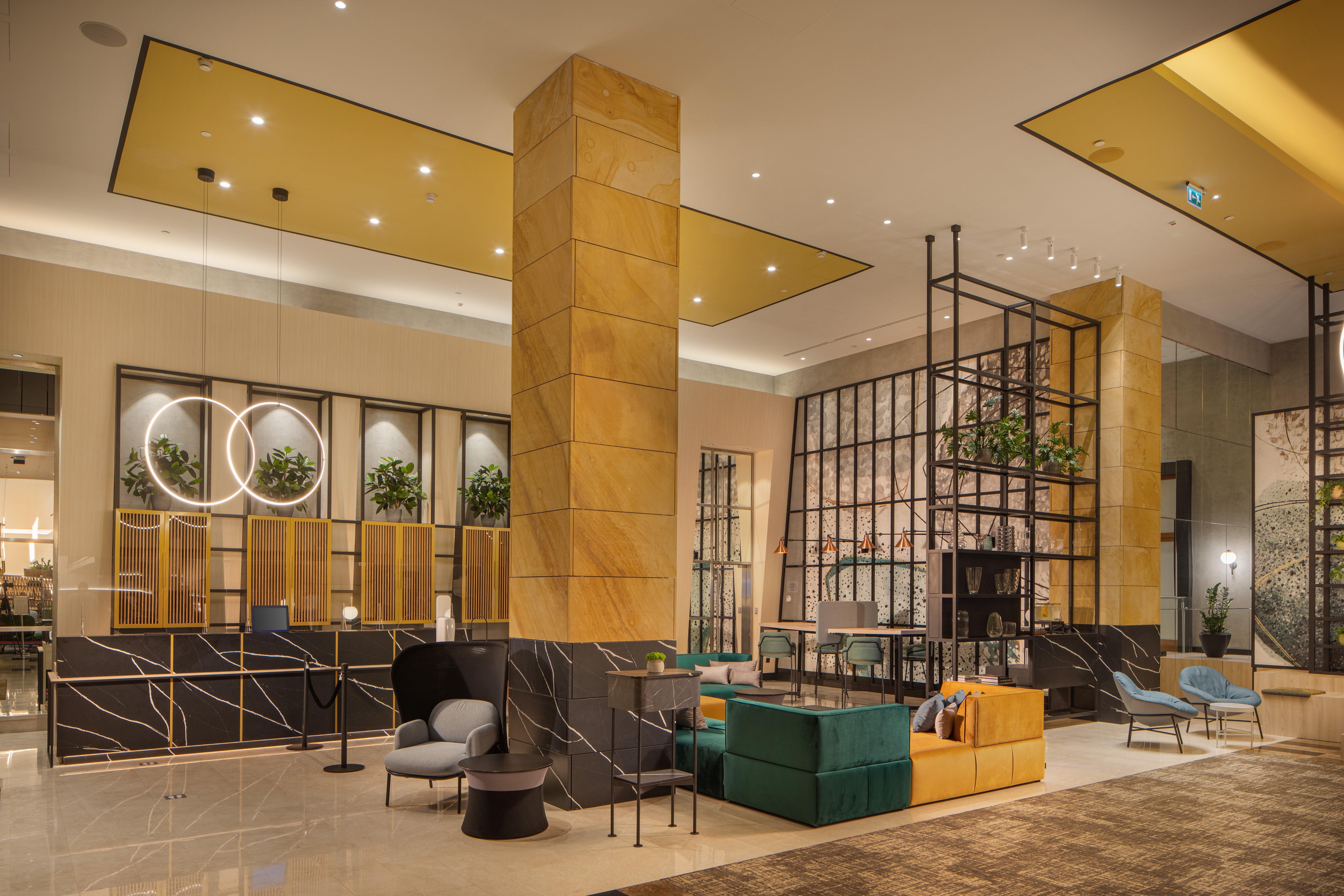 Crowne Plaza By Ihg Hotel 4*