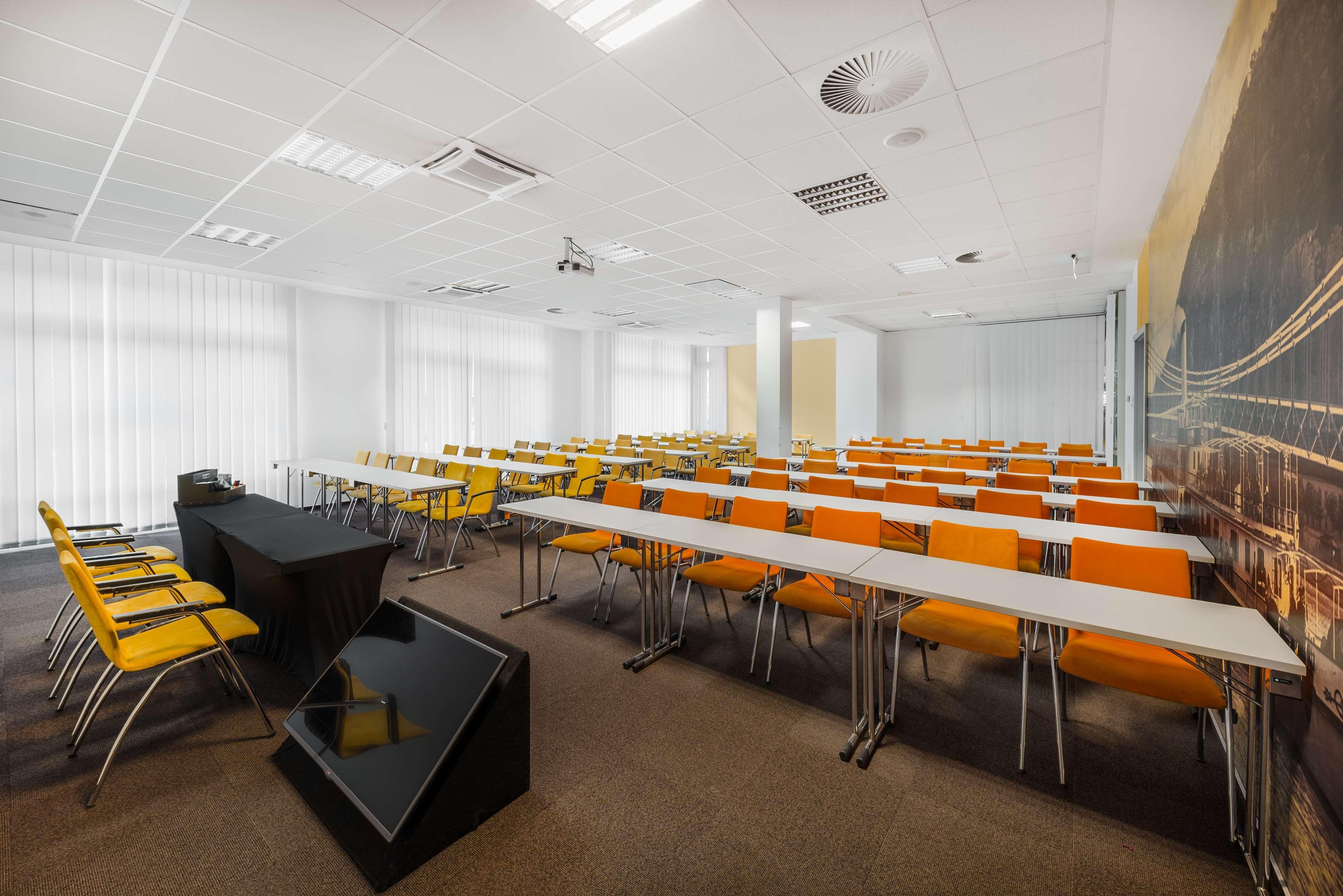 Crowne Plaza By Ihg Hotel Budapest
