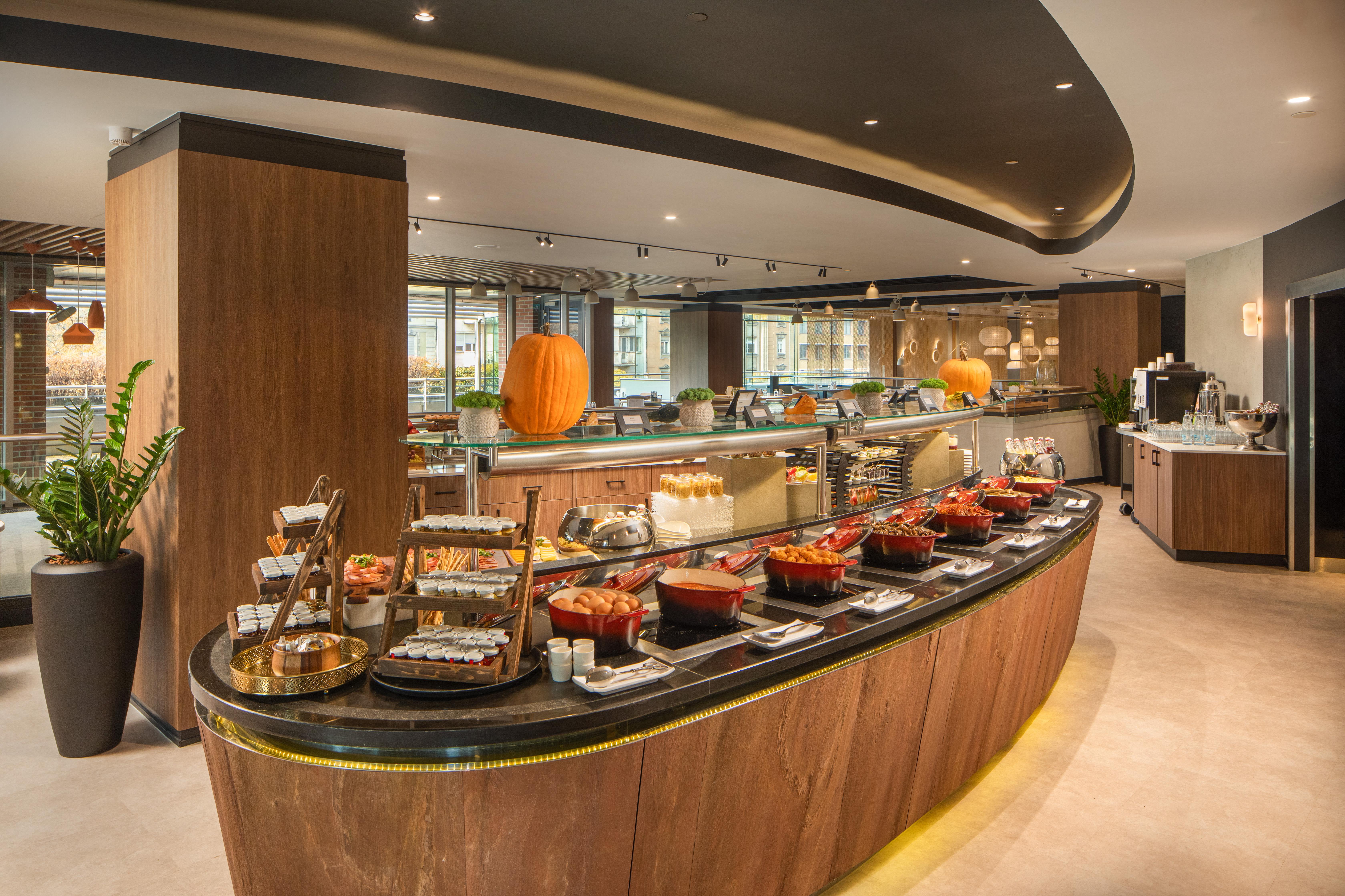 Crowne Plaza By Ihg Hotel