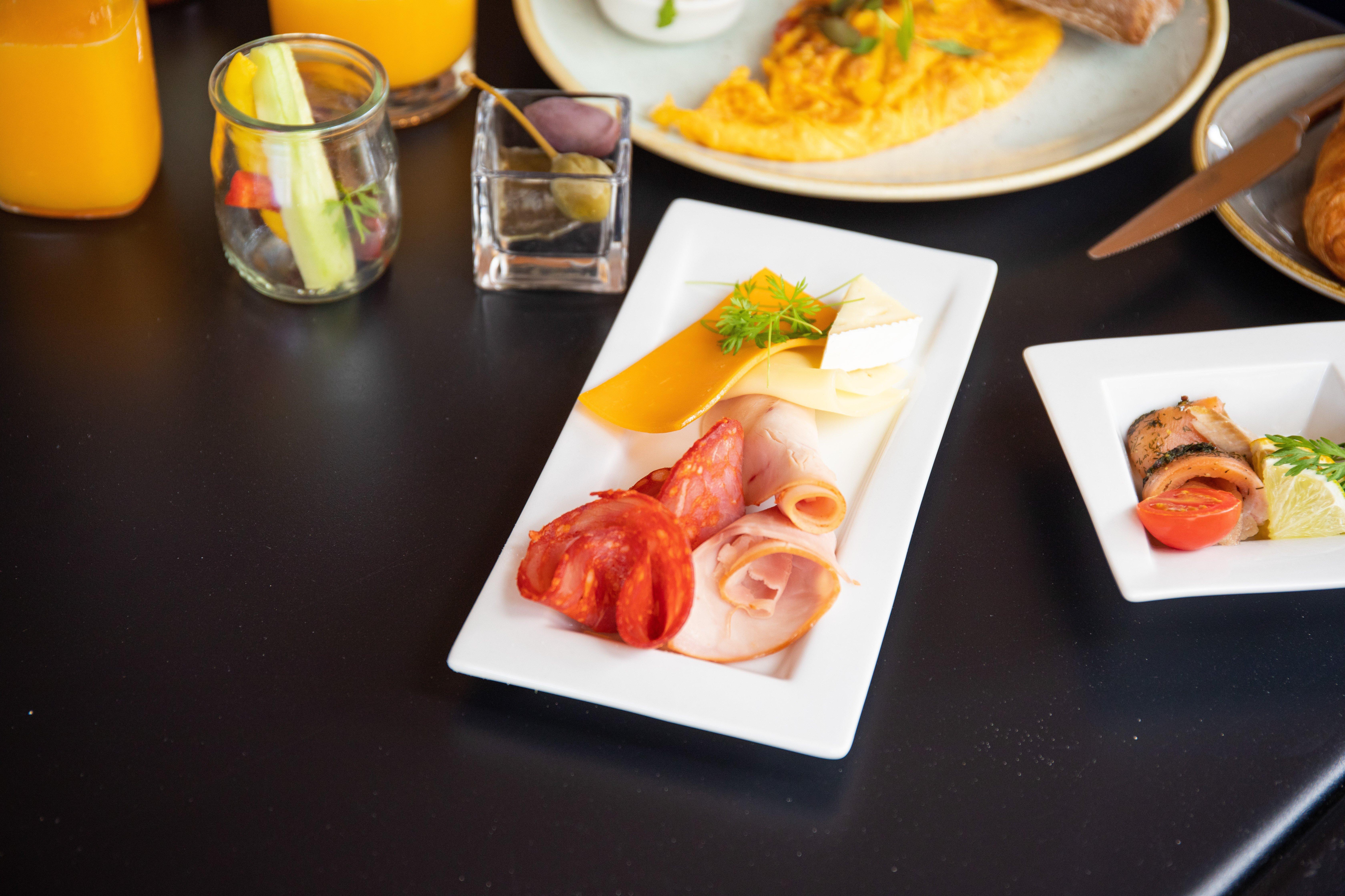 Crowne Plaza By Ihg Hotel 4*
