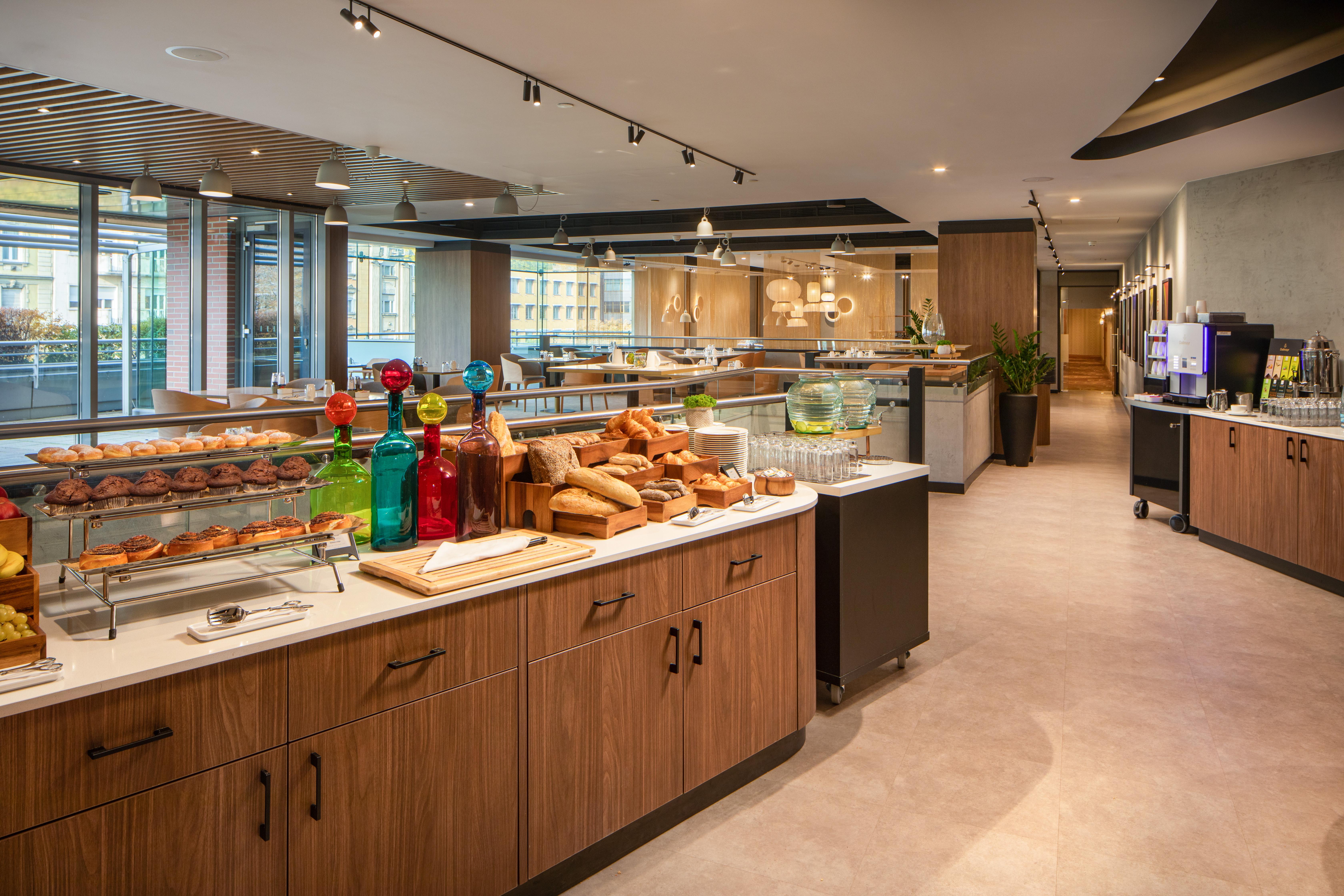 Hotel Crowne Plaza By Ihg 4*