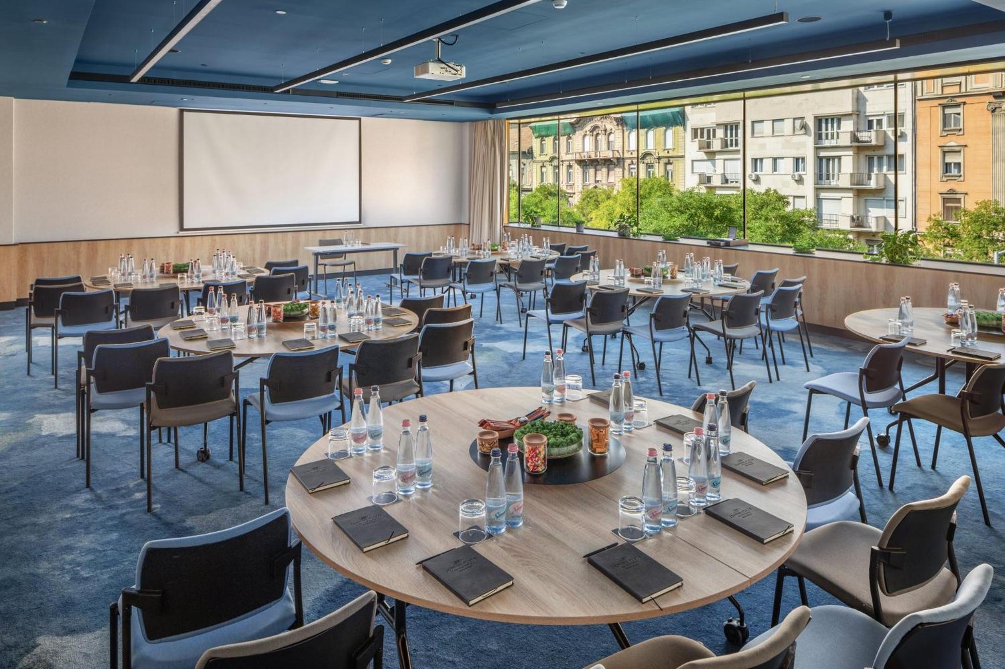 Crowne Plaza By Ihg Hotel Budapest